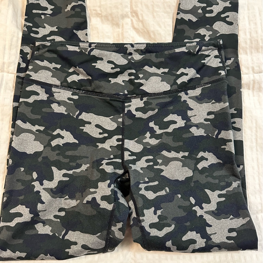 Fabletics Camo leggings